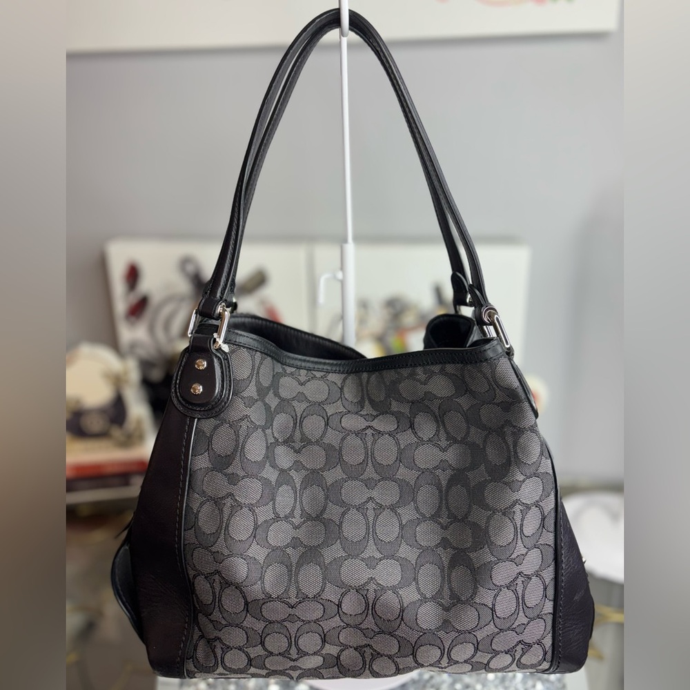 Coach 2017 Edie 31 shoulder bag EUC - Picture 4 of 15